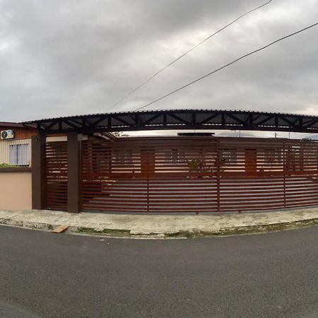 Apartamentos Maily La Fortuna Bagian luar foto